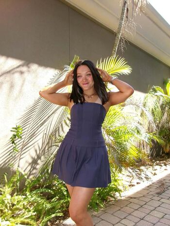 Izzy moreno page 3 image