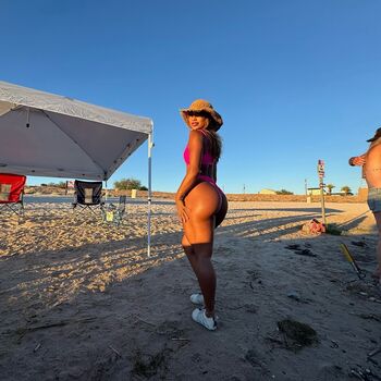 Jacqueline g castro image