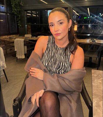 Jacqueline jossa page 2 image