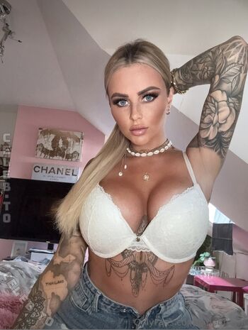 Jade britani page 2 image
