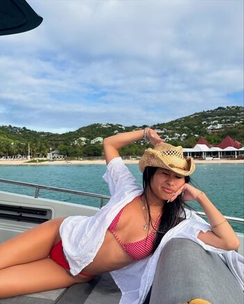 Jade hallyday image