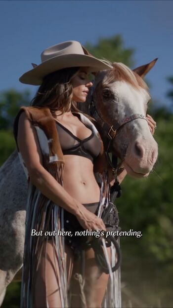 Jana kramer image