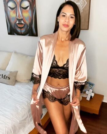 Janeal velez image