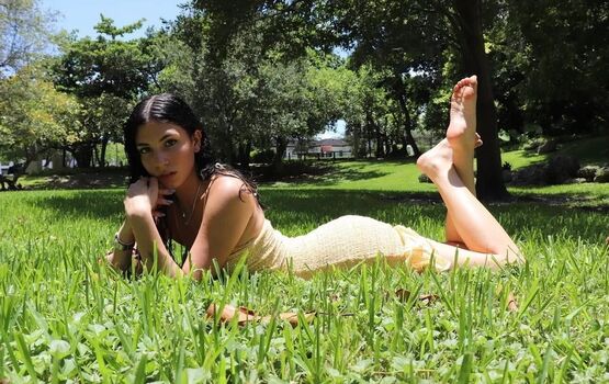 Janessacastro21 image