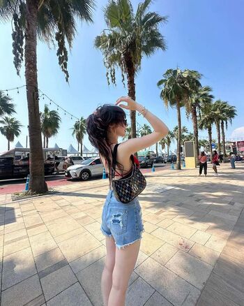 Jannine weigel image