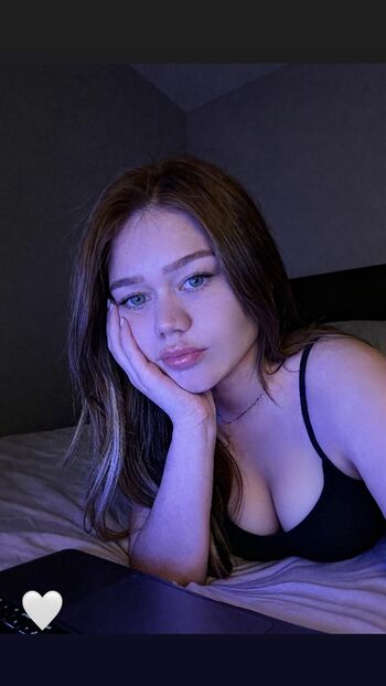 Jasmin reyeshn image