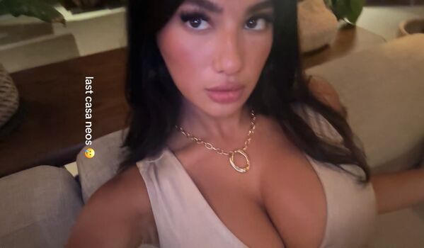 Jasmine lillyyyy 1 image