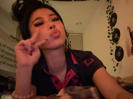 Jassmiris page 2 image