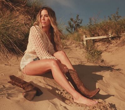 Jenna walker image