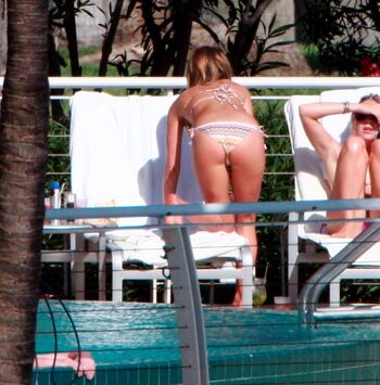 Jennifer anniston image