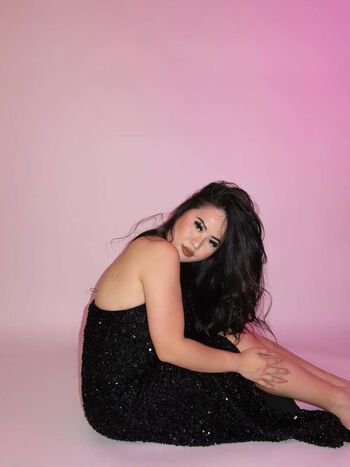 Jennifer vang image