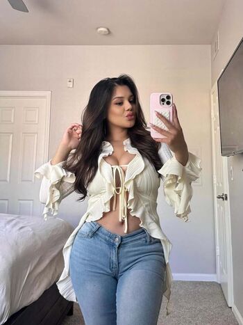 Jenny cuevas image