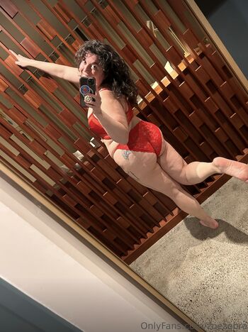 Jenny Zigrino