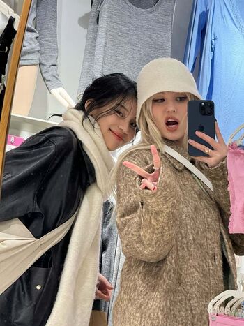 Jeon somi image