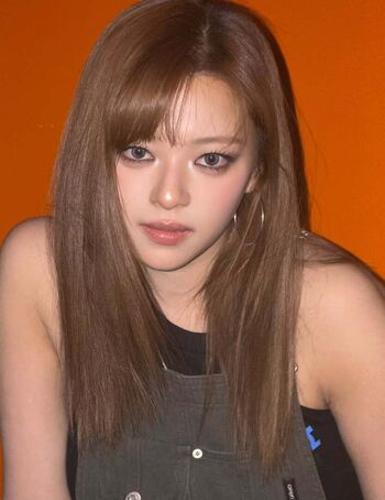Jeongyeon image