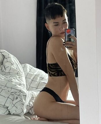 Jessie mei li image