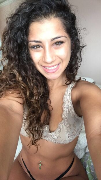 Jhenifer torres image