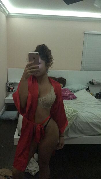 Jhenifer torres image