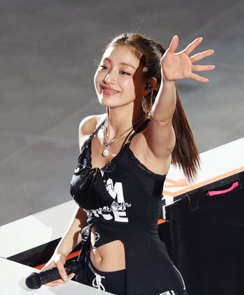 Jihyo page 3 image