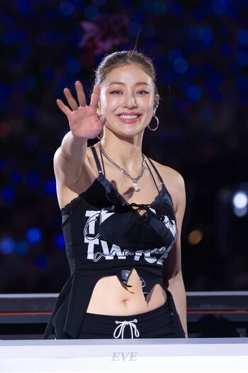 Jihyo page 3 image