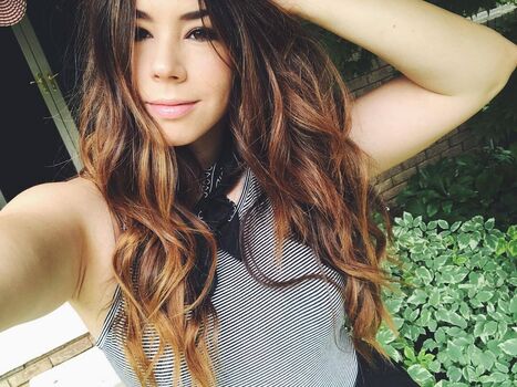 Jillian rose reed image
