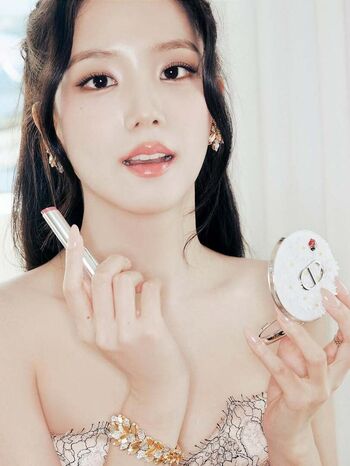 Jisoo 1 page 2 image