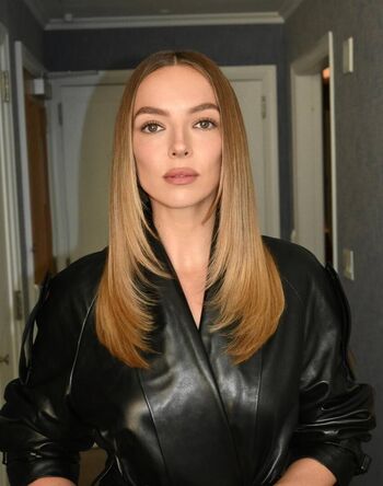 Jodie comer page 4 image