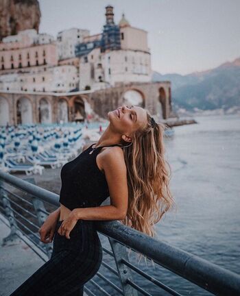 Joelle friend image
