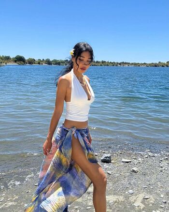 Joleen diaz image
