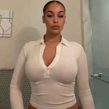 Jorja smith image