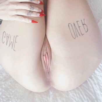Josie peach image