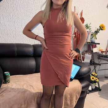 Jossla hotwife image