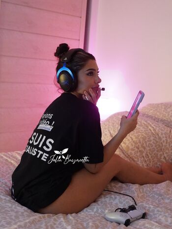 Julia bayonetta 1 page 3 image