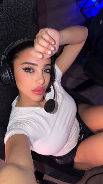 Julia bayonetta 1 page 3 image