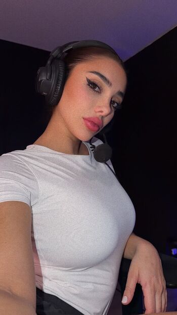 Julia bayonetta 1 page 3 image