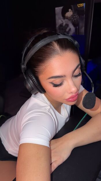 Julia bayonetta 1 page 3 image