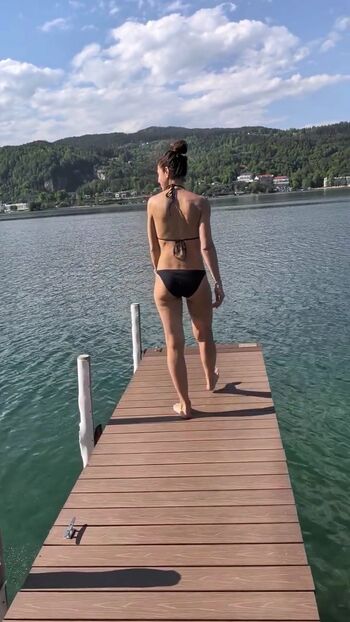 Julia bradbury image