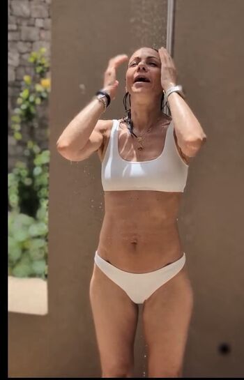 Julia bradbury image