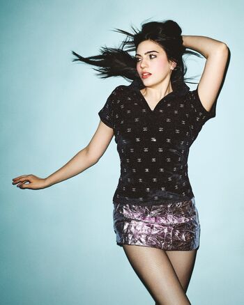 Julia cumming sunflower bean singer bassist image