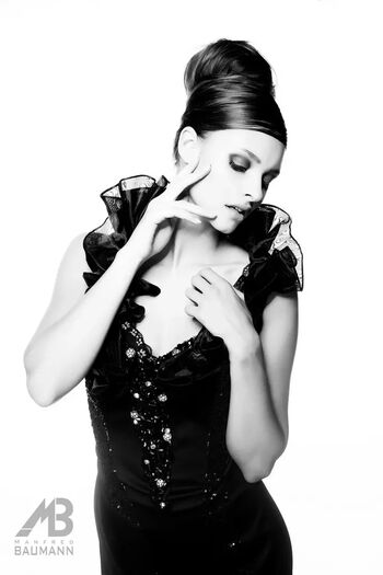 Julia furdea image