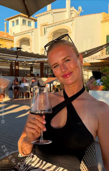 Julia schacht image