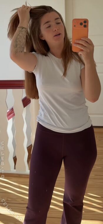 Julia schulze image