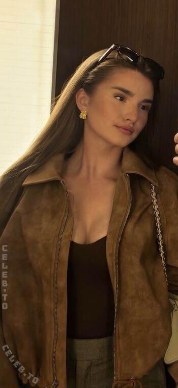 Julia schulze image