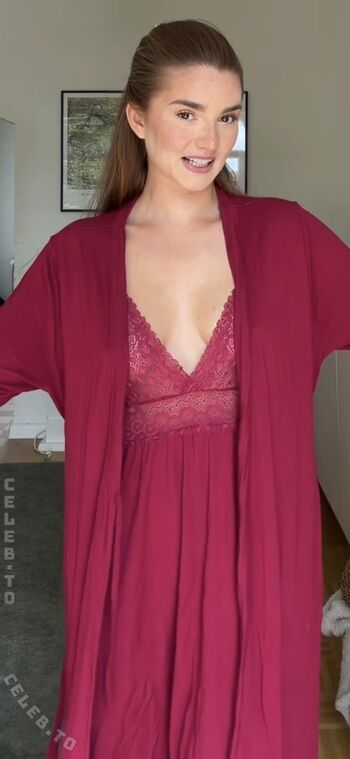 Julia schulze image