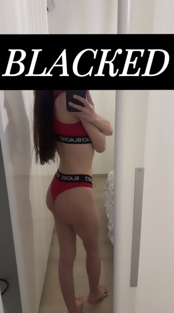 Julia stravneski image