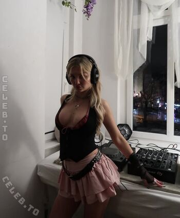 Julia wulf image
