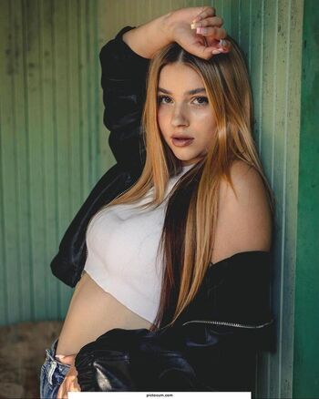 Julia zugaj image