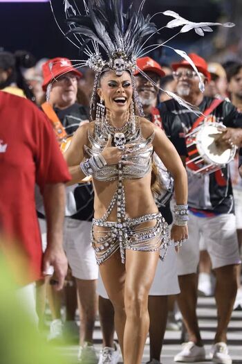 Juliana paes page 4 image