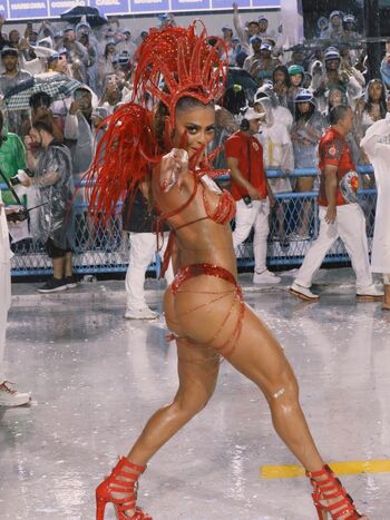 Juliana paes image