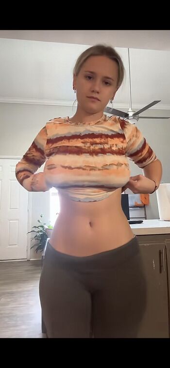 Julianna Elisee / @juliannaelisee / @elizabethgrantfandom